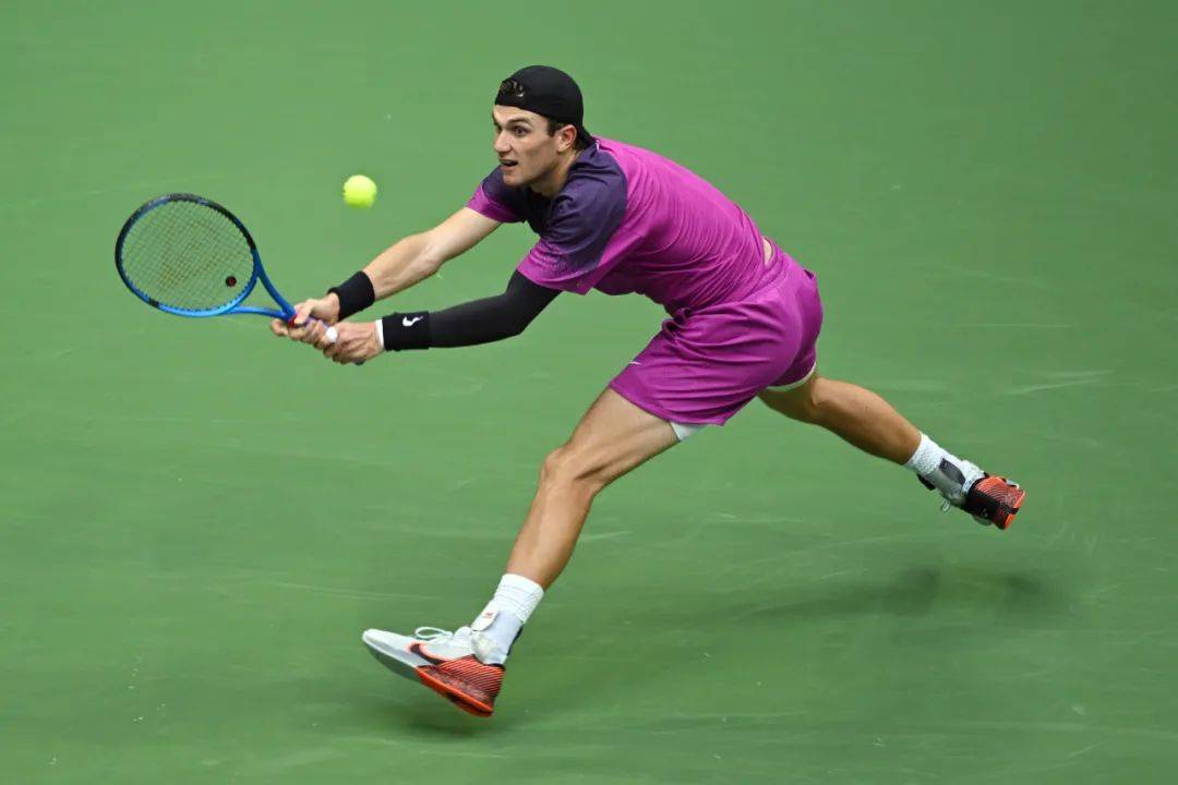 阵容却丝毫 阵容却丝毫